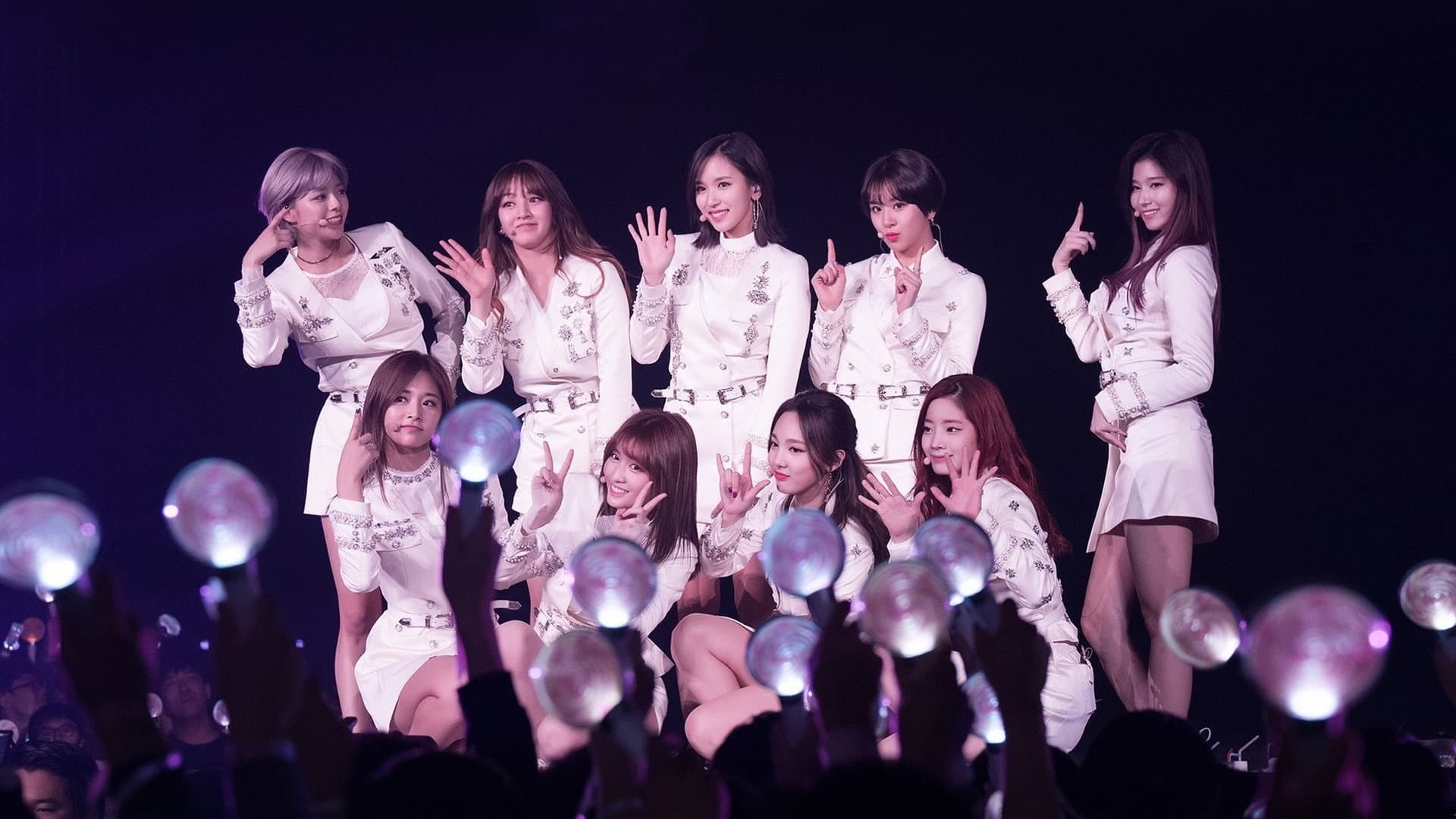 Twice 1st Tour: Twiceland – The Opening backdrop