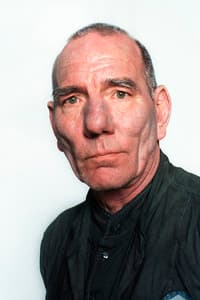 Pete Postlethwaite